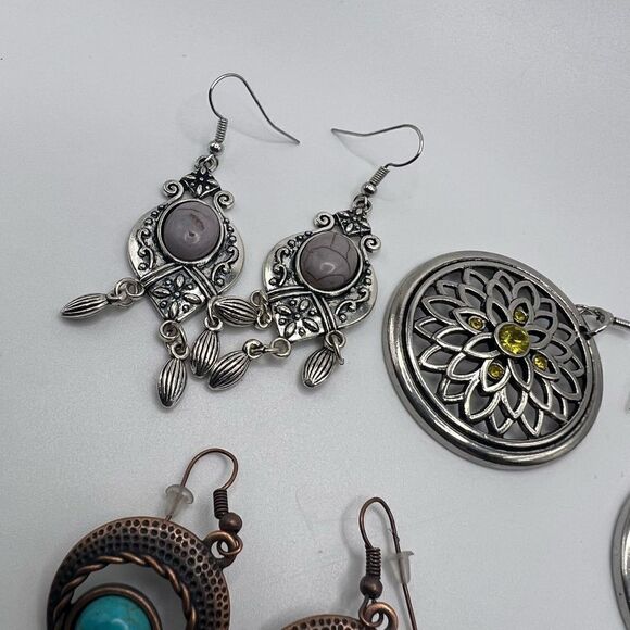 Set of 4 EUC Like New Paparazzi Statement Costume Earrings - Fashion Earrings - Picture 12 of 14